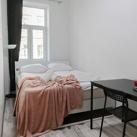 Affordable 5-Br Shared Apartment / Enkplatz U3 Getaway Wina Bagian luar foto