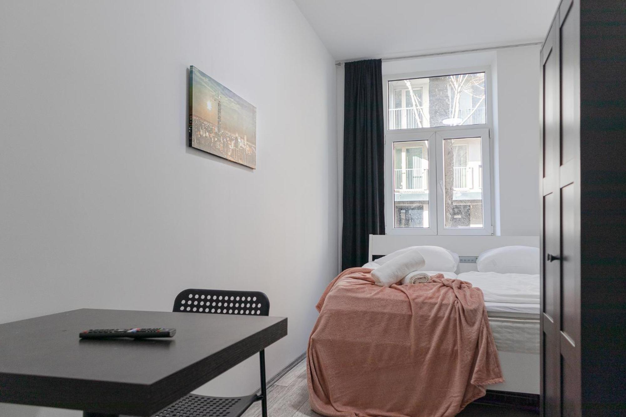 Affordable 5-Br Shared Apartment / Enkplatz U3 Getaway Wina Bagian luar foto