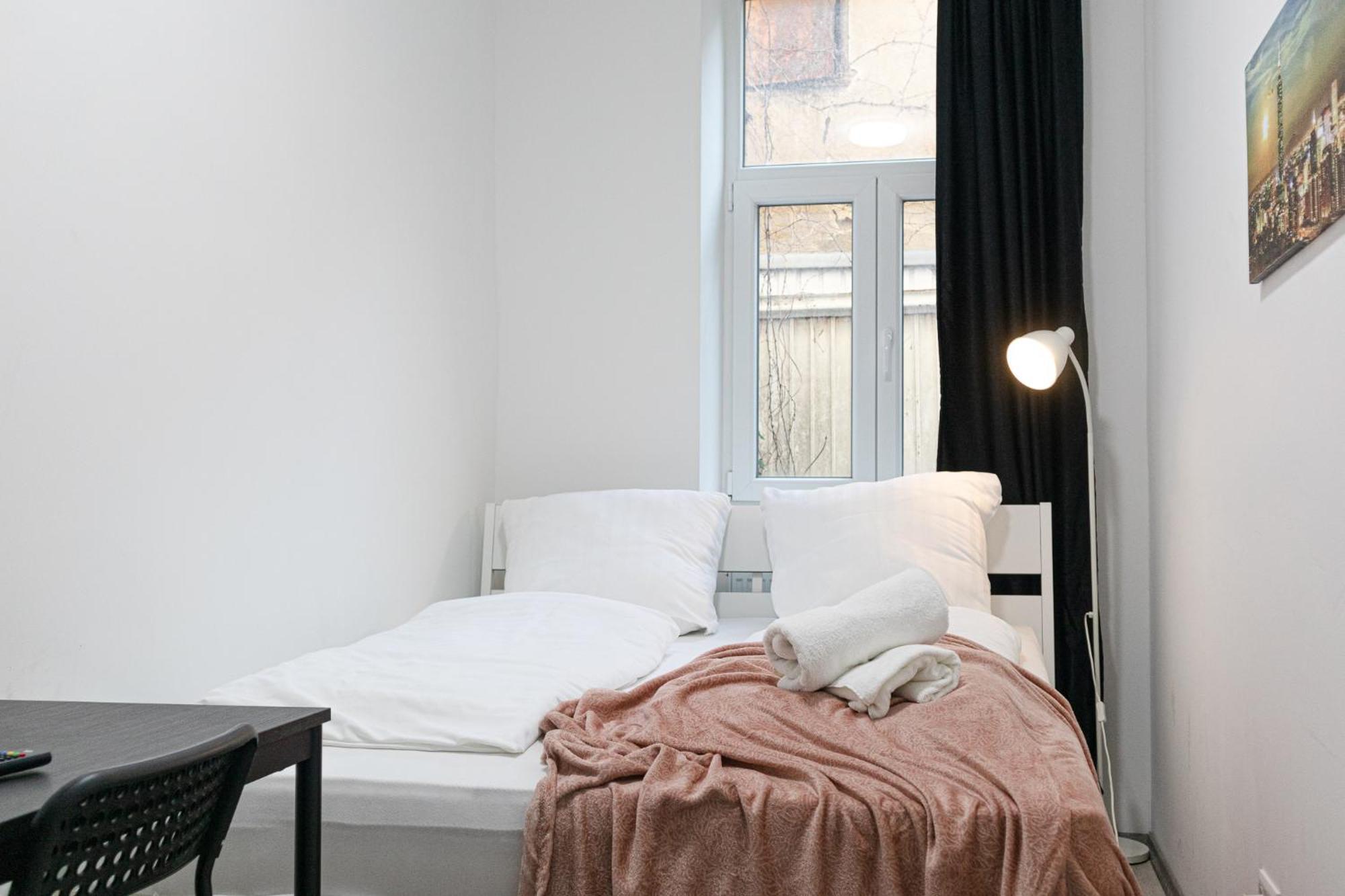 Affordable 5-Br Shared Apartment / Enkplatz U3 Getaway Wina Bagian luar foto