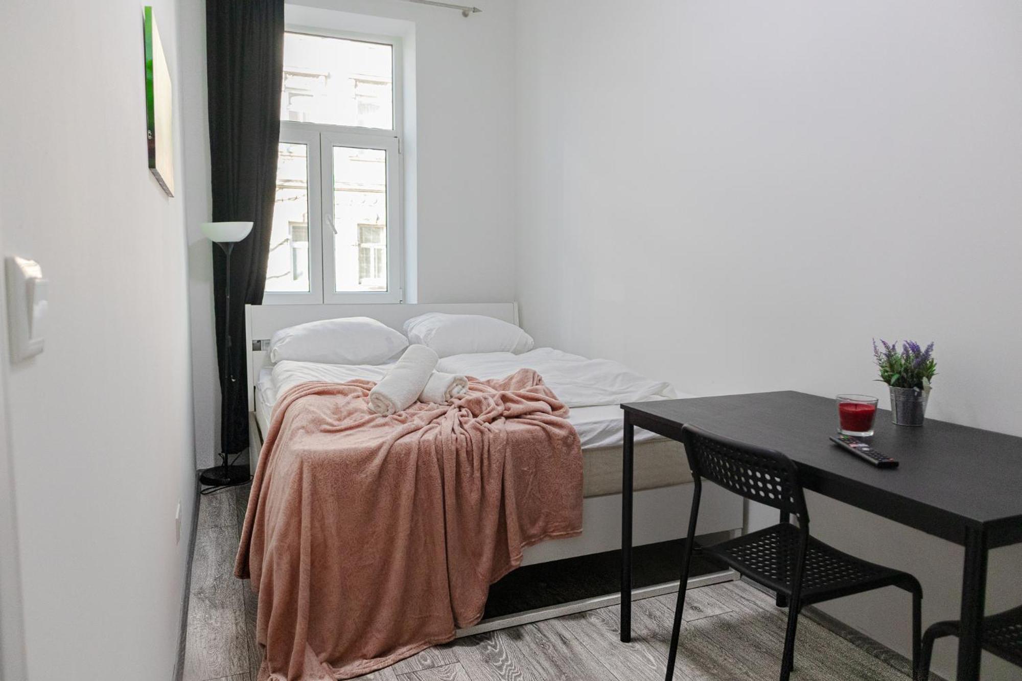 Affordable 5-Br Shared Apartment / Enkplatz U3 Getaway Wina Bagian luar foto