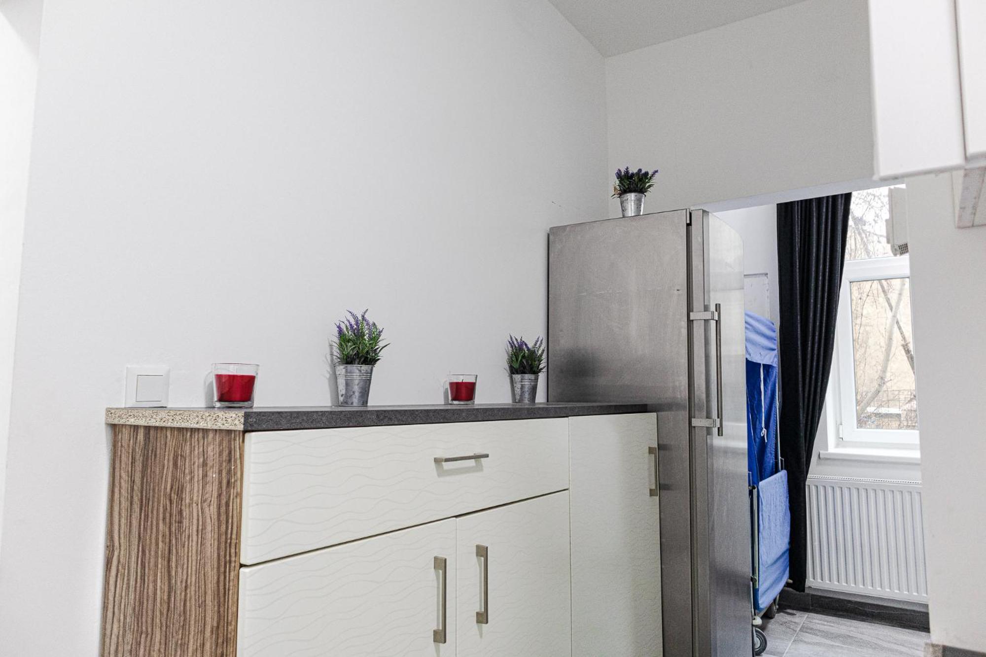 Affordable 5-Br Shared Apartment / Enkplatz U3 Getaway Wina Bagian luar foto