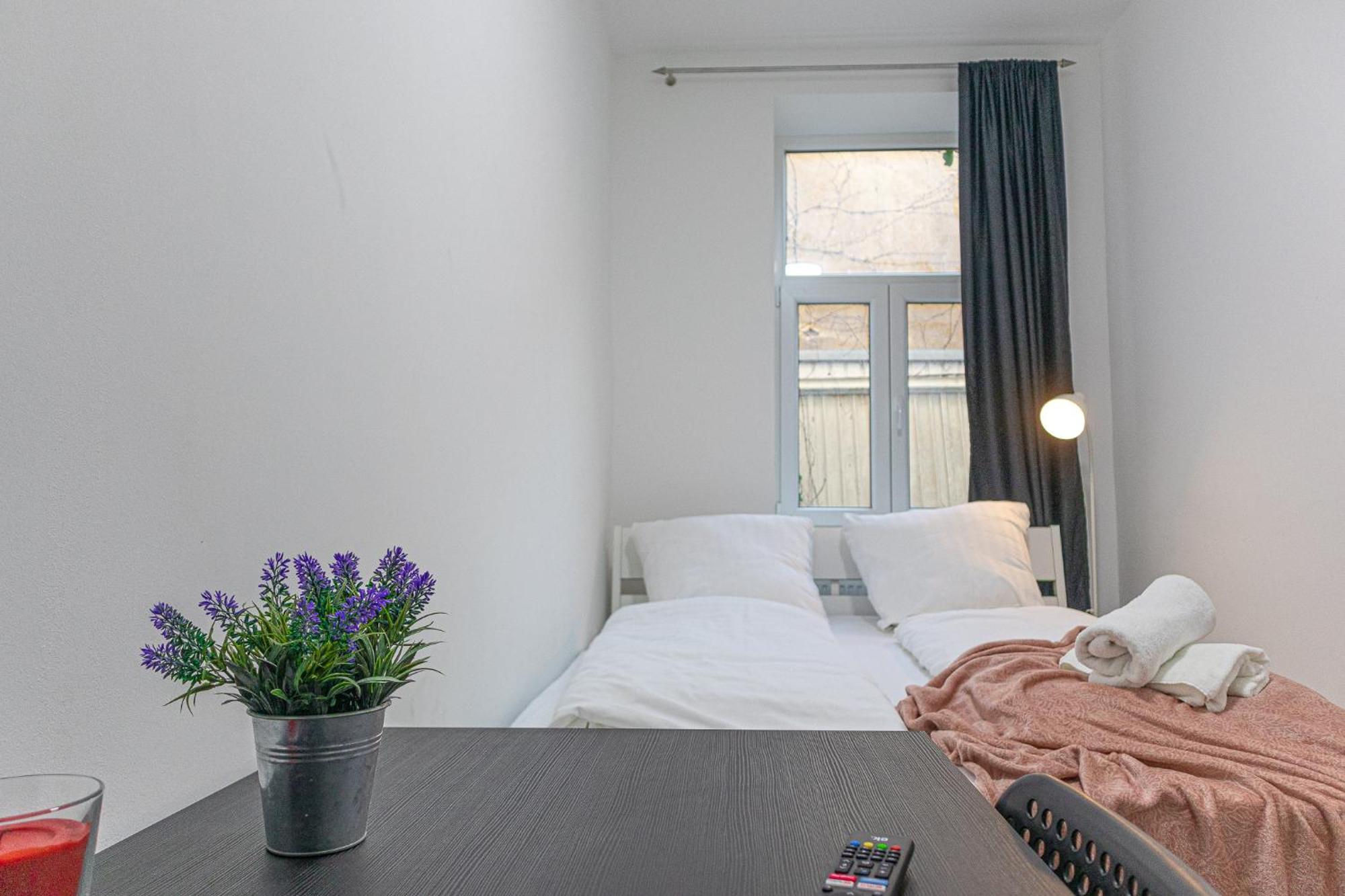 Affordable 5-Br Shared Apartment / Enkplatz U3 Getaway Wina Bagian luar foto